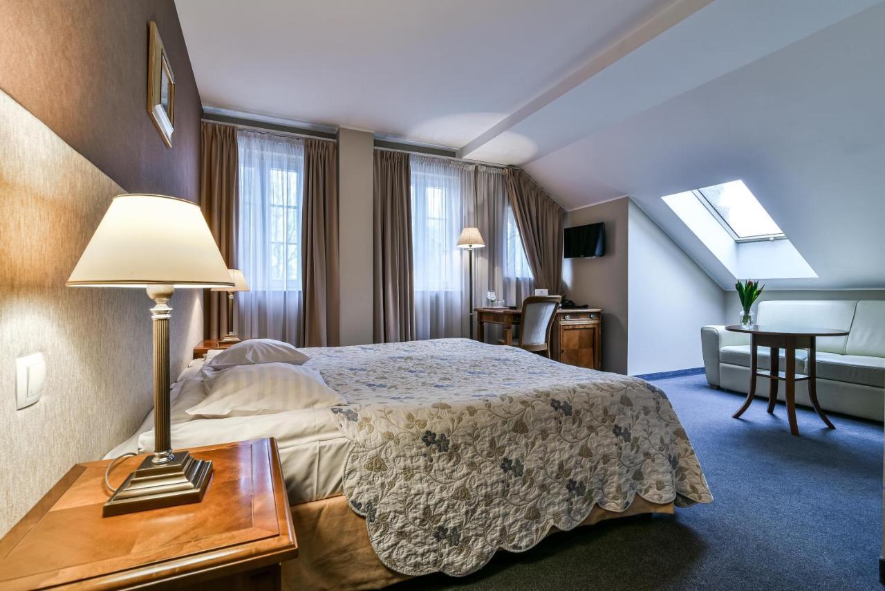 Hotel Spa Wieniawa 레코보 외부 사진