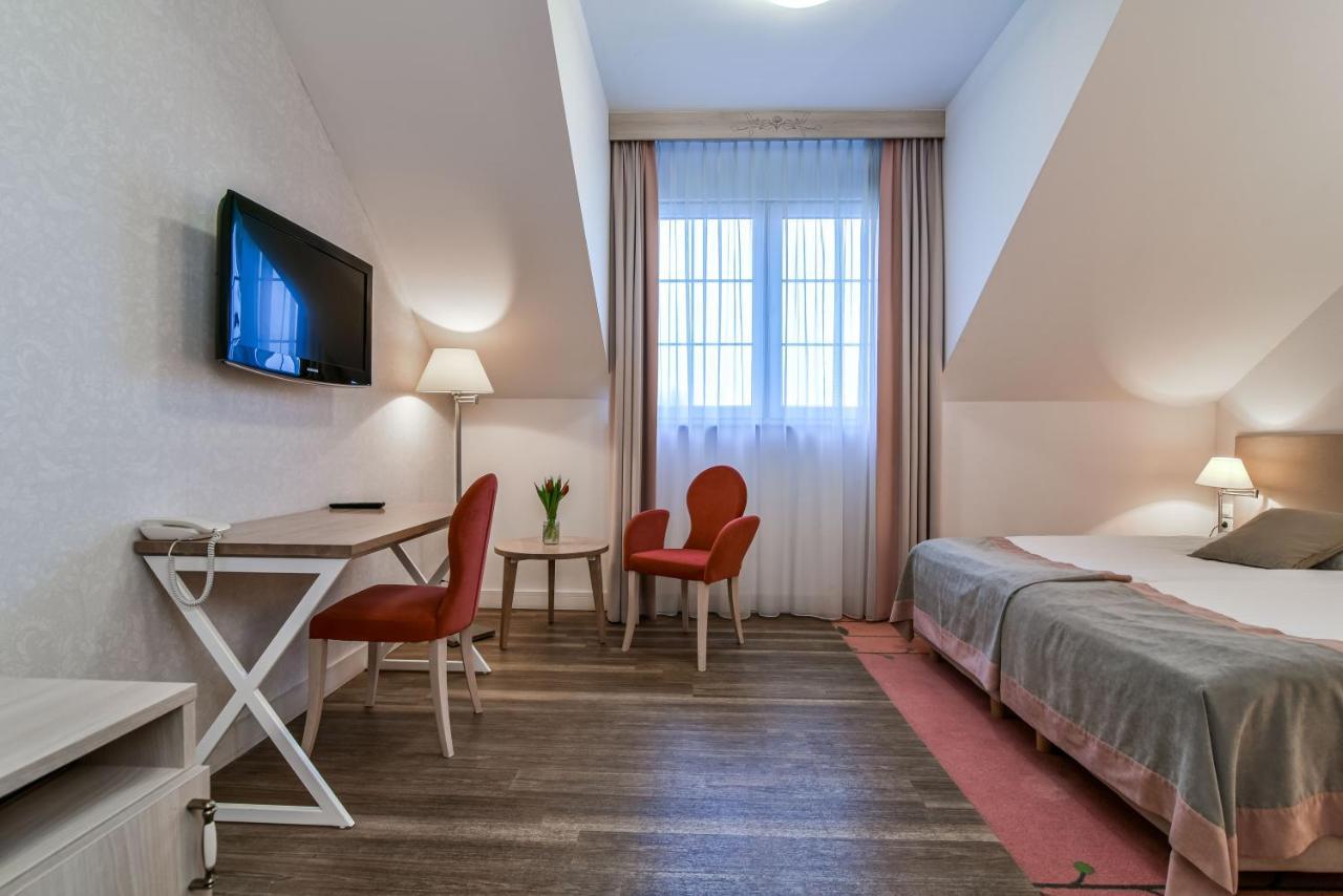 Hotel Spa Wieniawa 레코보 외부 사진